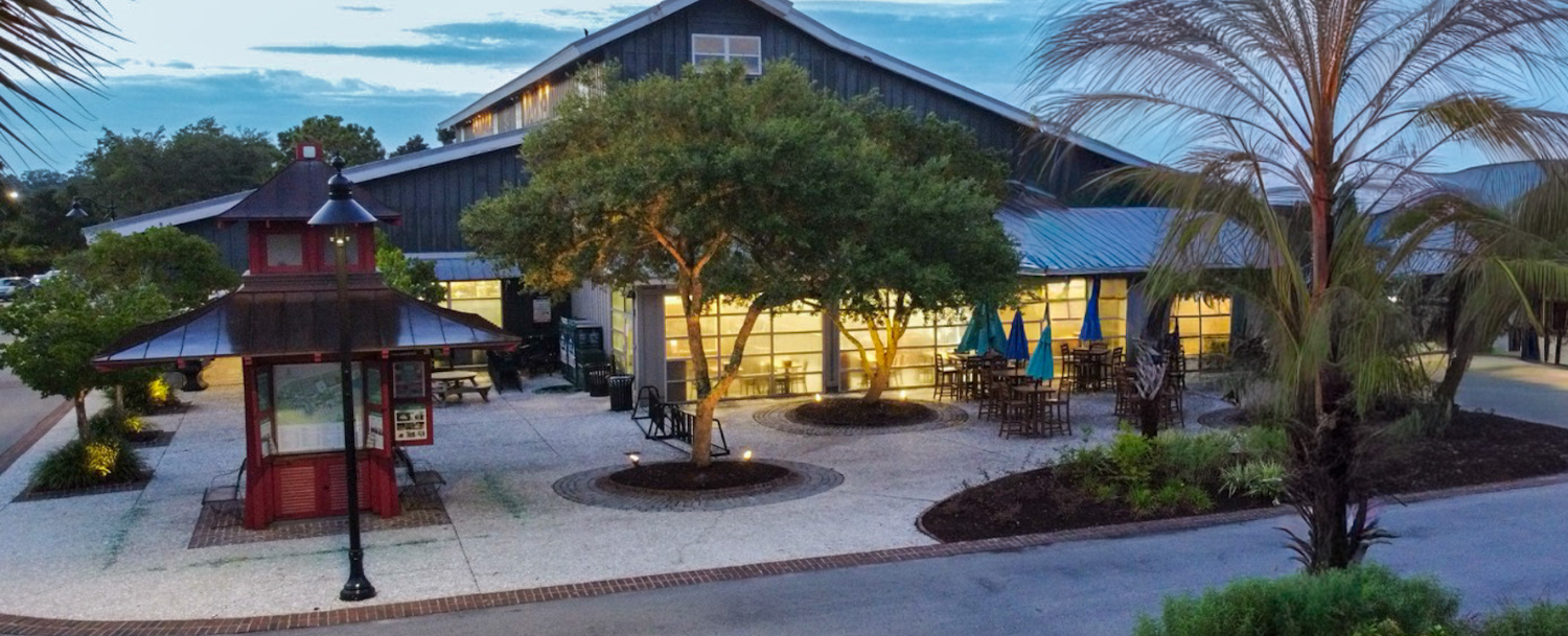 Harris Teeter Grocery Store at Freshfields Village