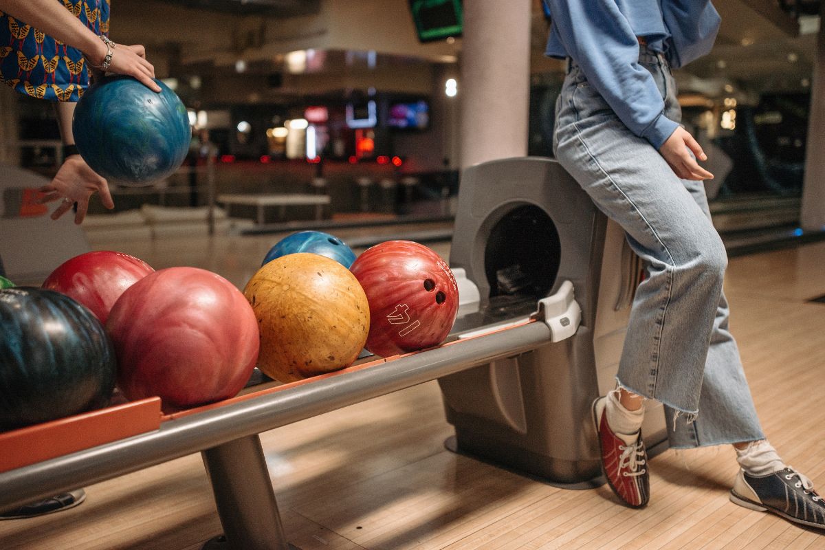 Bowl a Turkey, Win a Pie